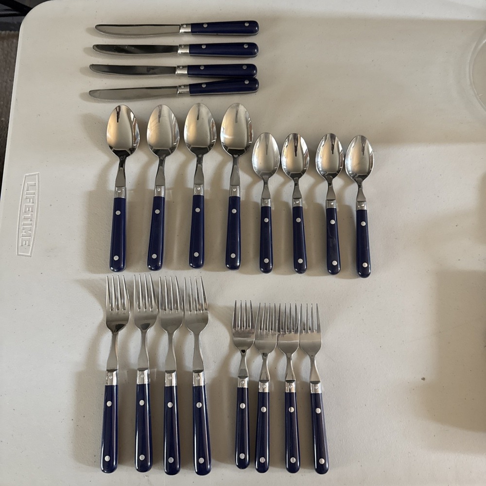 Vtg Caravan 20 Piece Navy Blue Handle Stainless Flatware  Made In Korea